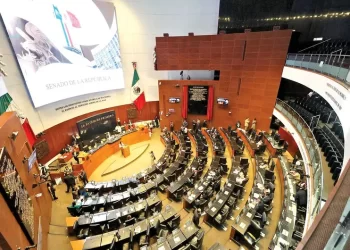 Se cae plan de austeridad en el Senado; le falta pista de aterrizaje