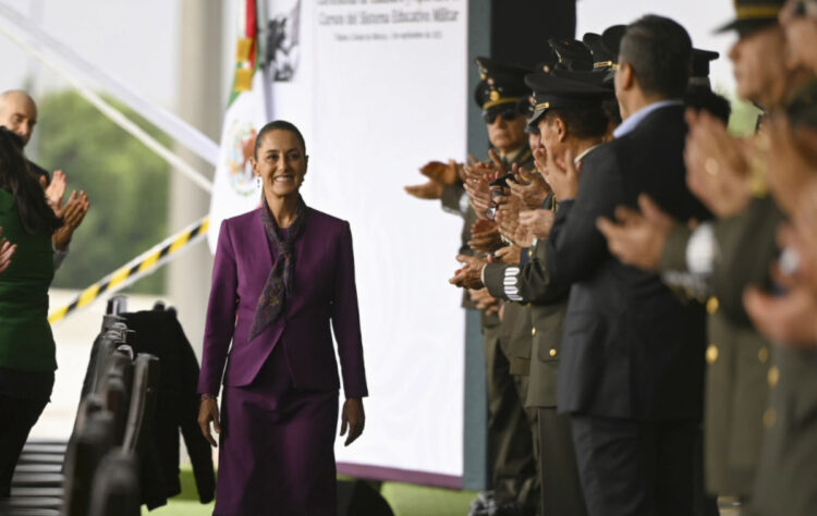 Mujeres de las Fuerzas Armadas enorgullecen a México: Presidenta