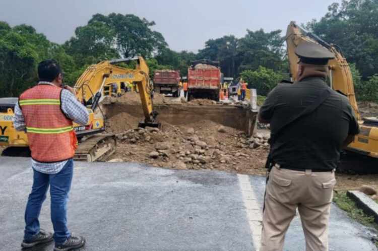 SSP mantiene apoyo a la ciudadanía en tramo carretero de Mapastepec