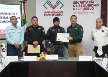 Secretario realiza entrega de reconocimientos y nombramientos a elementos de la SSP