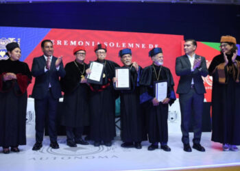 Doctorado Honoris Causa a Javier Espinosa Mandujano, Carlos Alberto Navarrete Cáceres y Antonio García de León y Griego