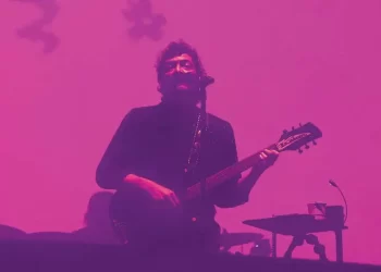 Dan viaje sonoro por su vía láctea: Zoé reúne a 60 mil fans en la primera de cinco fechas sold out