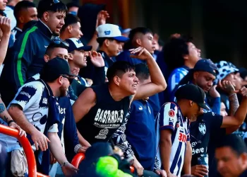 Aficionados de Monterrey agredieron a una mujer