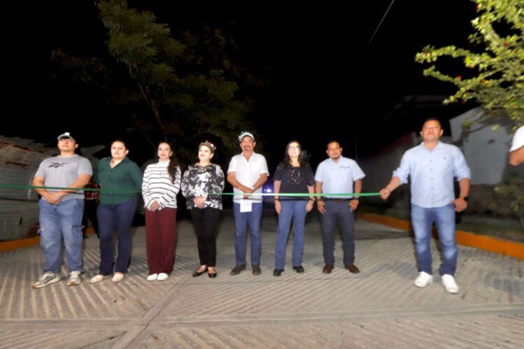 Ocozocoautla avanza con su gente: inauguran pavimentación en El Paraje