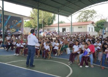 Fortalecer la educación, un compromiso del Gobierno de Chiapas: Paco Chacón 