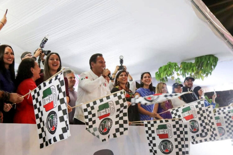 Eduardo Ramírez da el banderazo de arranque ceremonial a La Carrera Panamericana: ‘De vuelta a casa’
