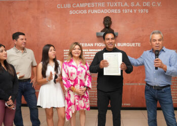 El Club Campestre Tuxtla reconoce a ERA por consolidar la paz en Chiapas