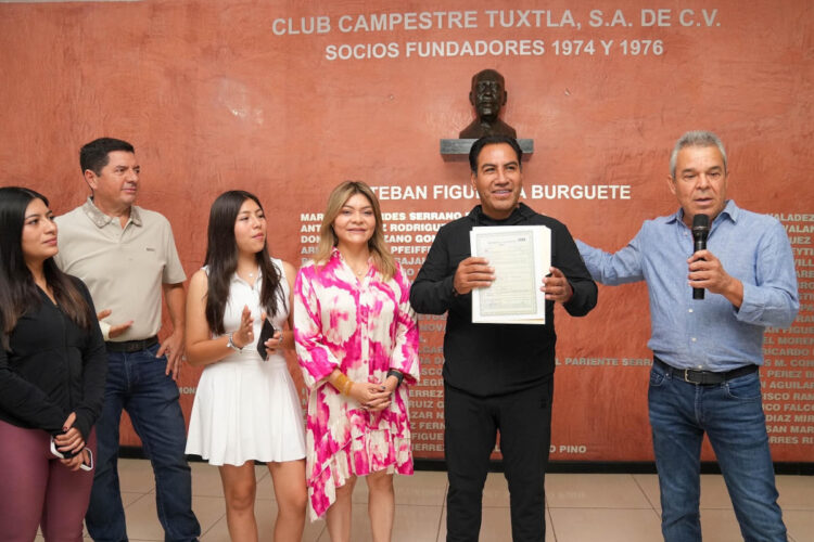 El Club Campestre Tuxtla reconoce a ERA por consolidar la paz en Chiapas