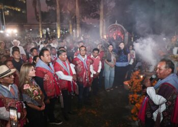 Eduardo Ramírez y Sofía Espinoza honran las raíces chiapanecas con el Ska’k’alil animaetik