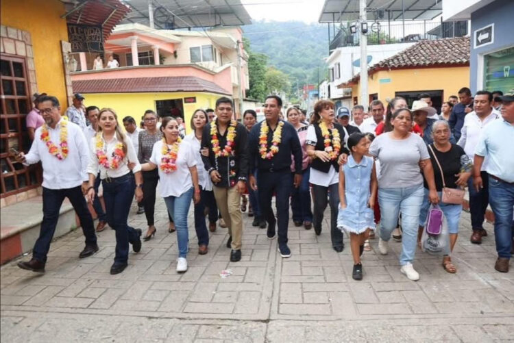 En Tecpatán, Eduardo Ramírez fortalece la infraestructura y el bienestar de las mujeres