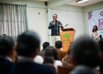 Fiscal General promueve el Decálogo Humanista en el Conalep de San Cristóbal