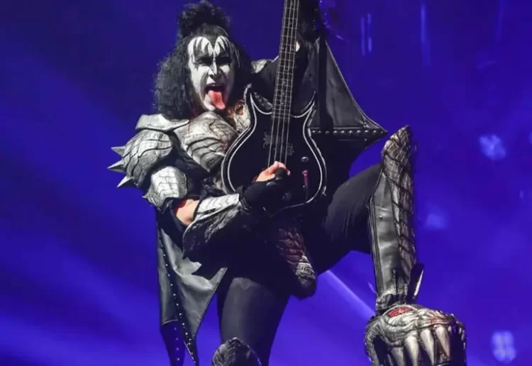 Gene Simmons, integrante de Kiss, es hospitalizado tras desmayarse al volante en Los Ángeles