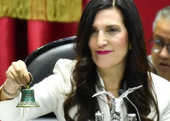 Kenia López propone eliminar IVA en alimentos y medicinas para mascotas