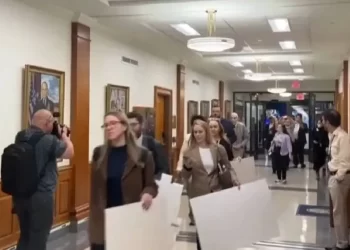 Periodistas abandonan el Pentágono ante creciente censura en EU