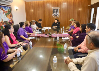 JCMG se reúne con integrantes de la Fundación Karla Velasco