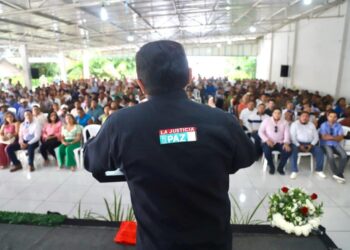 Moreno Guillén escucha y dialoga con los sectores productivos de Ocosingo