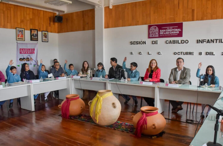 Niñas y niños participan en Cabildo Infantil 