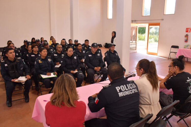 Capacitan a mandos policiacos en derechos de niñas, niños y adolescentes en San Cristóbal