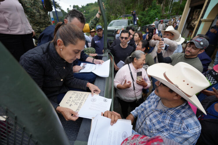 Claudia Sheinbaum supervisa labores y apertura de caminos de Querétaro