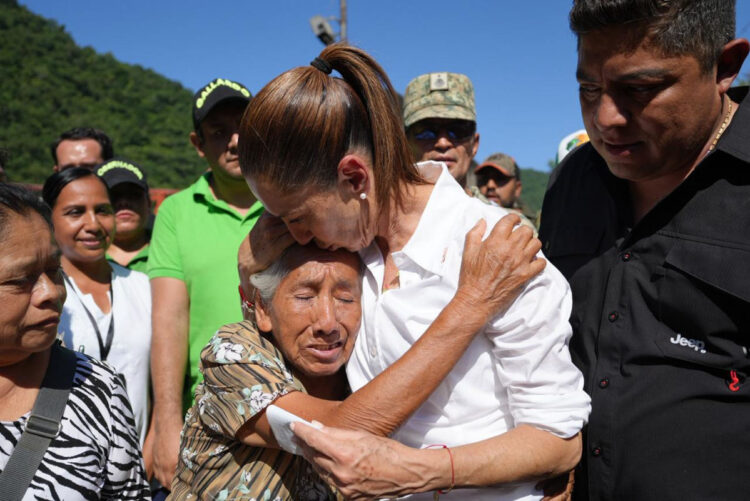 Recorre Presidenta Claudia Sheinbaum, por tercera vez, las zonas afectadas por lluvias