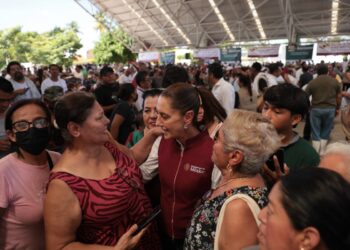 Claudia Sheinbaum se reúne con el pueblo de Veracruz y Puebla en entrega de apoyos