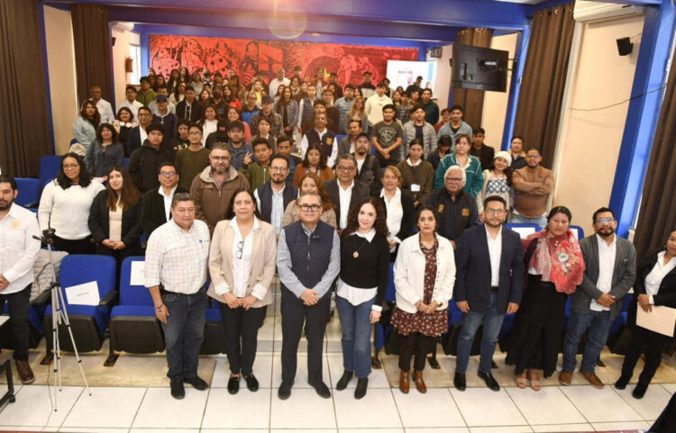 Organizó UNACH el foro ‘La interculturalidad desde los símbolos y expresiones identitario’