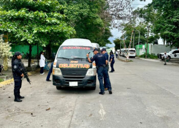 Operativo retira de circulación a unidades con irregulares en Tuxtla 