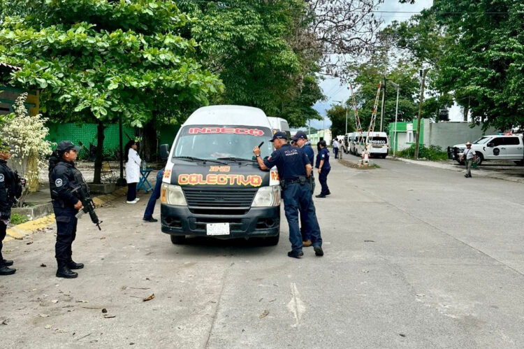 Operativo retira de circulación a unidades con irregulares en Tuxtla 