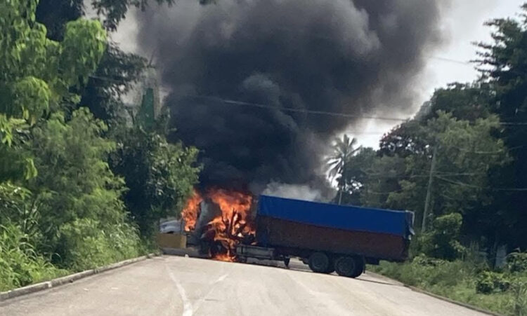 Accidentes y vehículos incendiados en varios puntos de la entidad 
