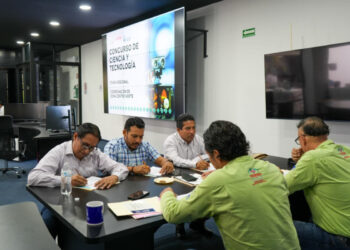 Jóvenes chiapanecos presentan prototipos de ciencia y tecnología y exploran el cosmos