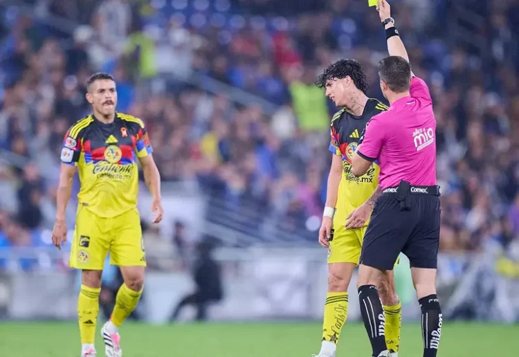 Árbitros reconocen su error ante el América