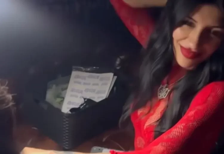 Cazzu presume su nuevo tatuaje y genera debate en redes: ¿es un homenaje a su hija Inti?