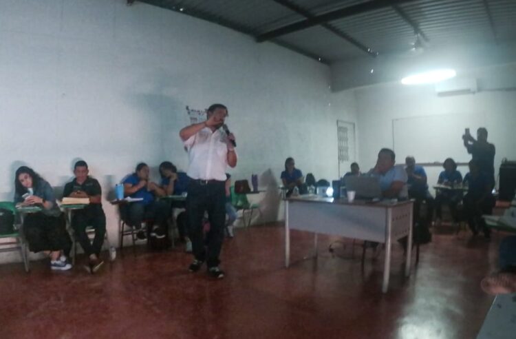 Actualizan a personal del CECyT 46 en estrategias de Educación Dual