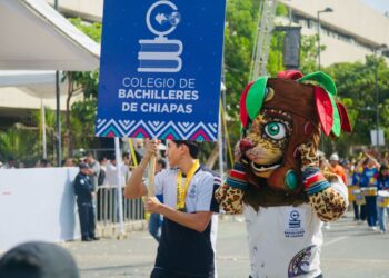 Cobach participa en desfile conmemorativo al 115 Aniversario del inicio de la Revolución Mexicana