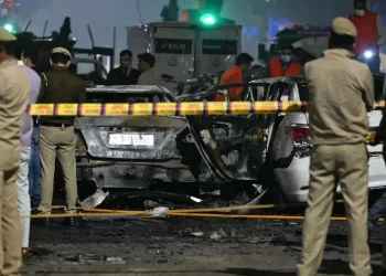 Coche bomba frente al Fuerte Rojo de Delhi deja al menos 8 muertos
