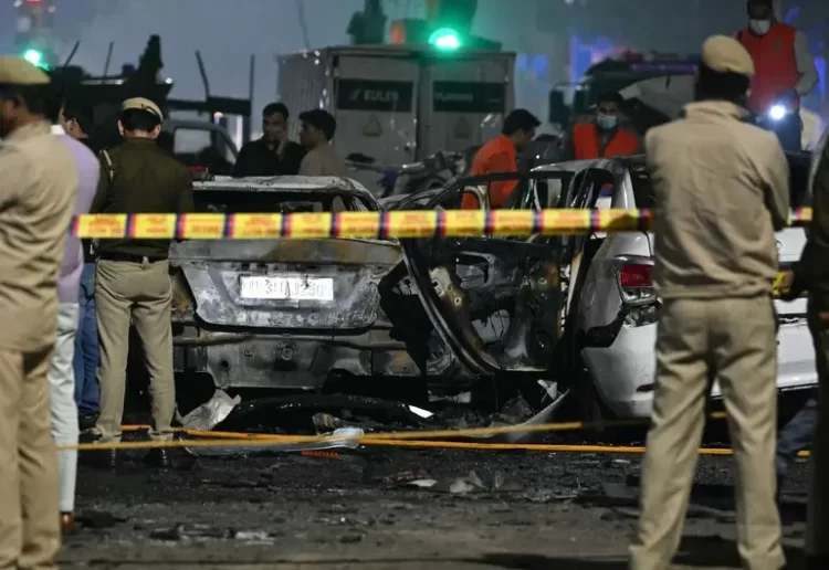 Coche bomba frente al Fuerte Rojo de Delhi deja al menos 8 muertos