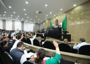 Turnan a comisiones iniciativas relativas a Ley de Derechos de la Niñez y Ley de Adopción