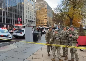 Disparan a dos miembros de la Guardia Nacional cerca de la Casa Blanca; detienen al tirador