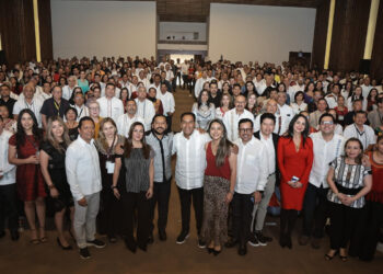 Asiste Eduardo Ramírez a la conmemoración del 24 aniversario de la ASE de Chiapas