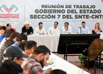 Eduardo Ramírez fortalece diálogo con maestros de la Sección 7 del SNTE-CNTE