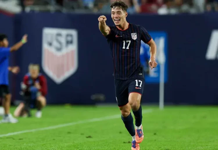 Estados Unidos cierra el año goleando a Uruguay