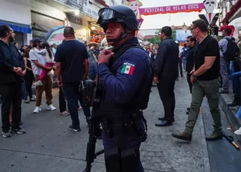 Exigen que FGR investigue asesinatos de Carlos Manzo y Bernardo Bravo