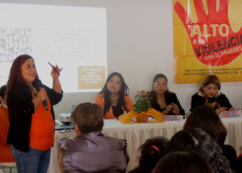 Fiscalía de la Mujer imparte plática sobre perspectiva de género por el Día Naranja