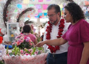 El mercadito de las flores cumple 73 años, símbolo de trabajo y unidad: Paco Chacón