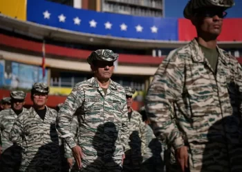 Militares venezolanos preparan respuesta guerrillera en caso de ataque de EU