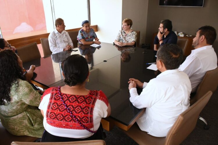 Premio Nobel de la Paz reconoce esfuerzo del Gobierno por alfabetizar a mujeres indígenas