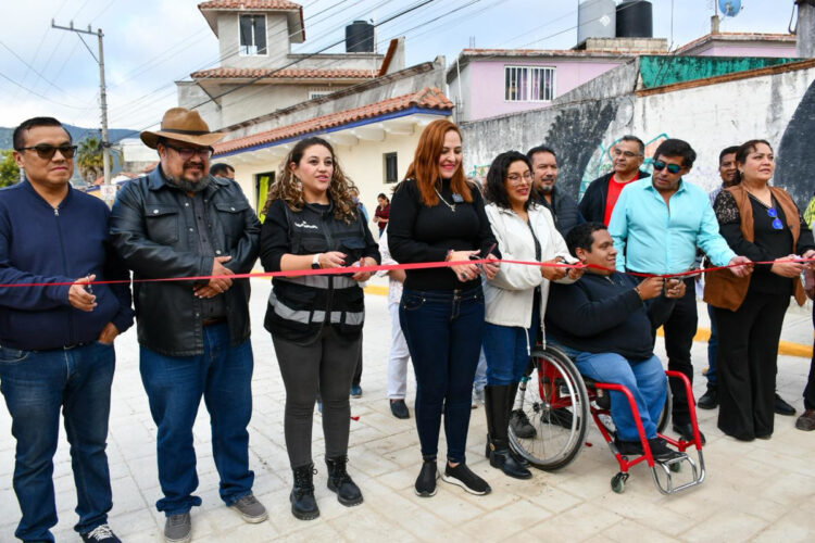 Inauguran obra de rehabilitación de drenaje sanitario en la colonia 11 Cuartos en SCLC