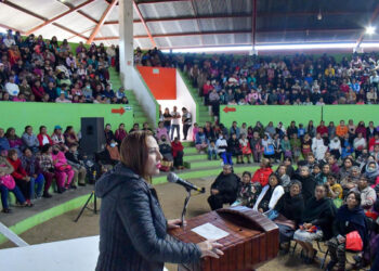 Fortalecen bienestar familiar con entrega de apoyos alimentarios en San Cristóbal