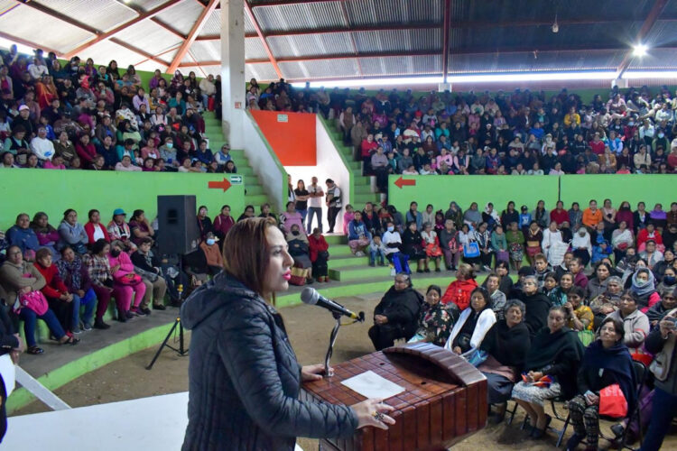 Fortalecen bienestar familiar con entrega de apoyos alimentarios en San Cristóbal