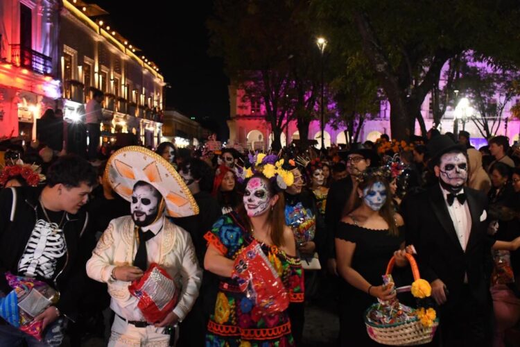 San Cristóbal se viste de tradición con el Desfile de Catrinas y Catrines 2025